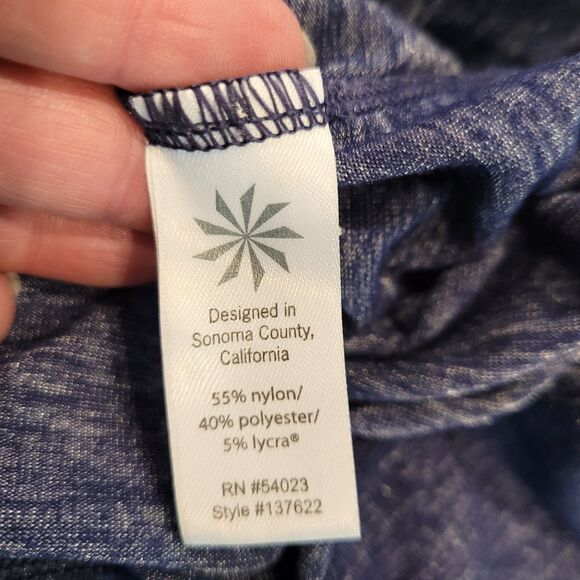 ATHLETA Navy Blue Long Sleeve Top Sz XS Thumb Hole Hi Low Hem Stretch Athleisure - Picture 3 of 4